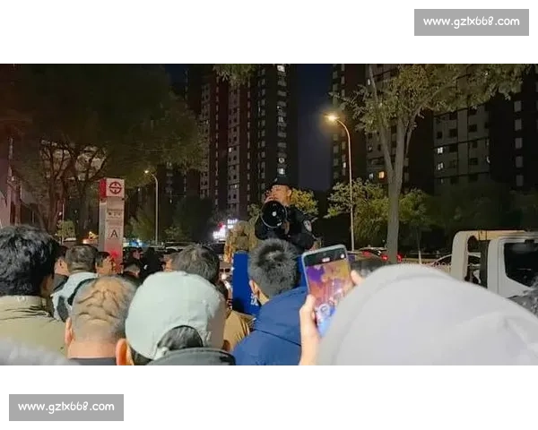 八年蛰伏终圆梦！辽宁铁人冲超，鞍山球迷燃爆铁西