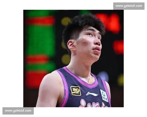 余嘉豪西乙首上双！12+4 率队大胜破低迷